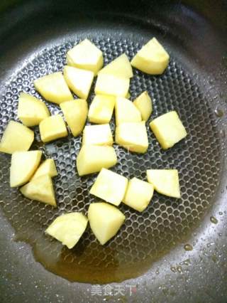 土豆胡萝卜牛肉盖饭的做法步骤：3