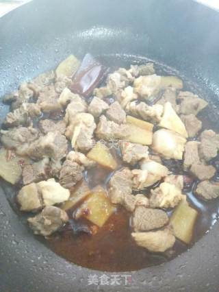 土豆胡萝卜牛肉盖饭的做法步骤：4