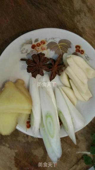 炖粉条的做法步骤：1