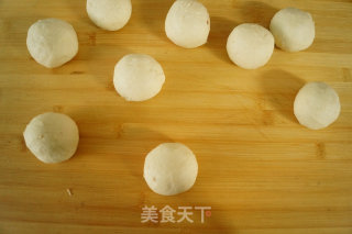 香肠肉松双拼手撕排包的做法步骤：5