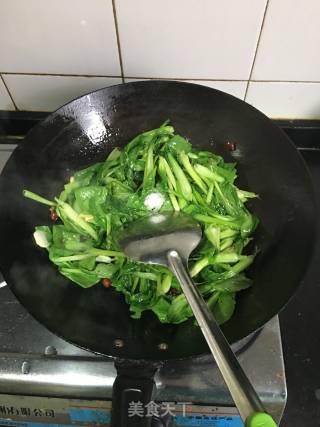 炝炒油菜的做法步骤：5