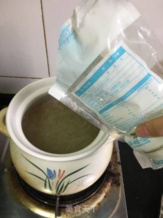 红枣枸杞银耳汤的做法步骤：4