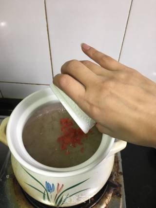 红枣枸杞银耳汤的做法步骤：6