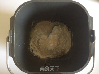 毛毛虫面包的做法步骤：1