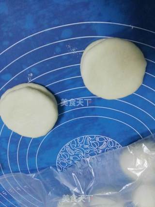核桃花朵面包的做法步骤：7
