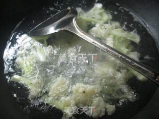 鹅胗炒花菜的做法步骤：2