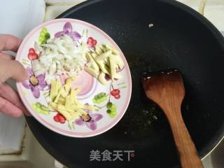 尖椒白玉菇炒肉的做法步骤：8