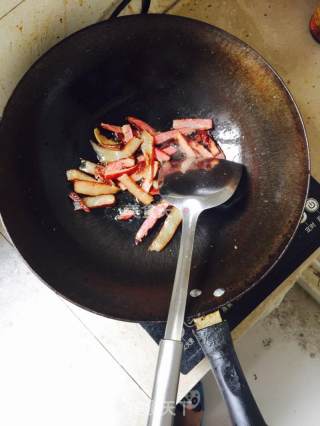 蒜薹炒腊肉的做法步骤：3