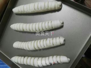 毛毛虫面包的做法步骤：12
