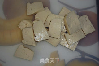 麻辣羊血豆腐的做法步骤：1