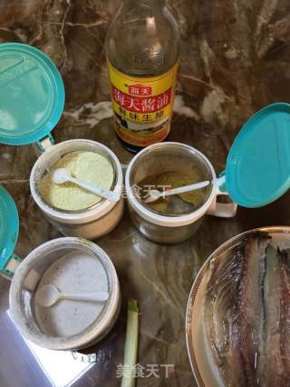 香煎鲅鱼的做法步骤：1