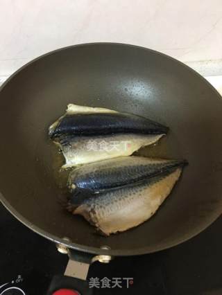 香煎鲅鱼的做法步骤：3