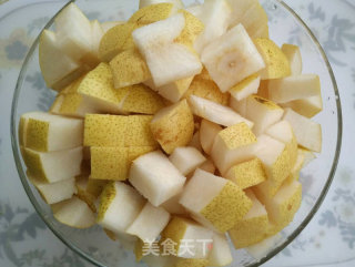 【美容暖身 滋阴润肺】秋梨膏的做法步骤：2