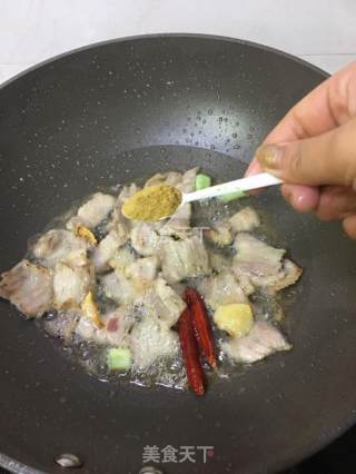 黄豆芽炒肉的做法步骤：5