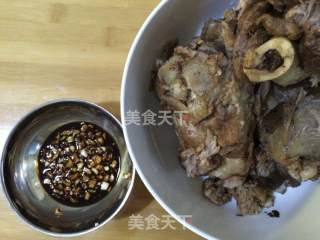 大骨头炖酸菜的做法步骤：6