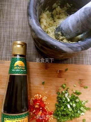 蒜蓉豆腐蒸金针菇　的做法步骤：6
