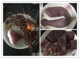 猪横利煲鸡骨草的做法步骤：1