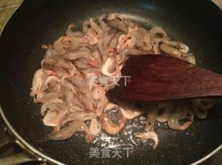 豆米炒河虾的做法步骤：3