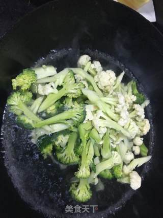 青梗爱上西蓝花的做法步骤：4