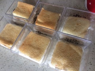 超级简单的水果蛋糕杯的做法步骤：5