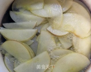 做美食为孩子带来快乐——苹果玫瑰花制作的做法步骤：2
