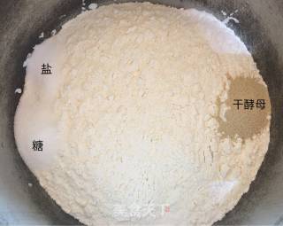 Q弹小包的做法步骤：2