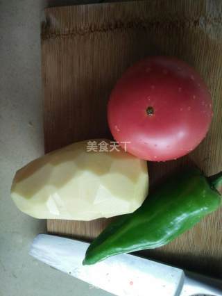 地三鲜的做法步骤：1