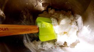 小浣熊冰皮月饼的做法步骤：3
