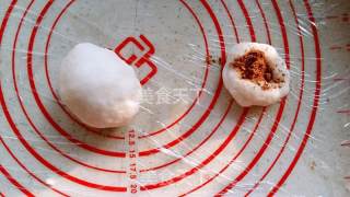 小浣熊冰皮月饼的做法步骤：5