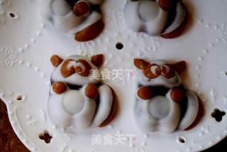 小浣熊冰皮月饼的做法步骤：11