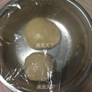 酥皮豆沙花饼的做法步骤：3