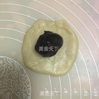 酥皮豆沙花饼的做法步骤：17