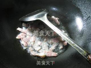 咸肉炒菠菜的做法步骤：3