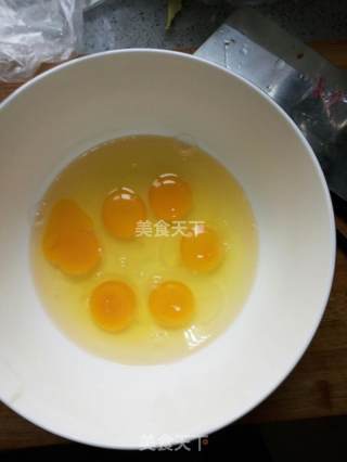 摊蛋皮的做法步骤：1