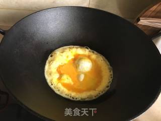 花菜炒鸡蛋的做法步骤：1