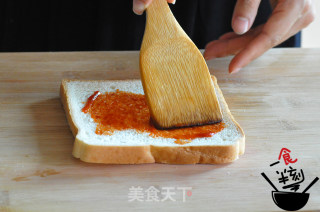 芝香鸡蛋吐司的做法步骤：2
