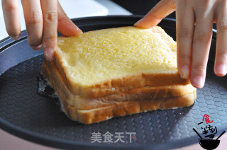芝香鸡蛋吐司的做法步骤：6