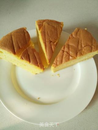 家庭烤箱～戚风蛋糕（百香果味）的做法步骤：5