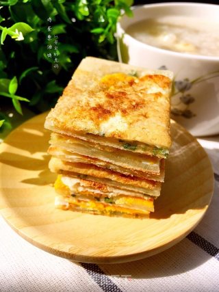 鸡蛋葱油饼（饺子皮版）的做法步骤：8