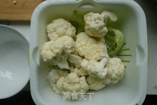 无面粉无油の花菜底披萨的做法步骤：1