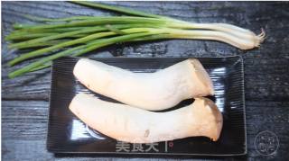 手撕杏鲍菇的做法步骤：1