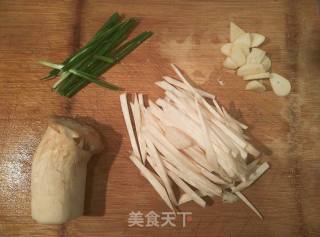 杏鲍菇炒大白菜的做法步骤：1