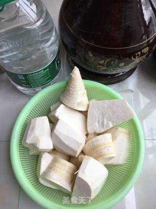 自制酸笋的做法步骤：1