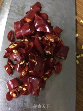 酸笋炒空菜梗的做法步骤：3