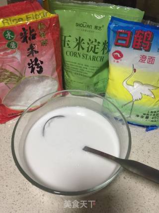 自制鸡蛋肠粉的做法步骤：1
