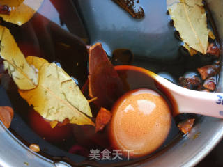 五香茶叶蛋的做法步骤：3