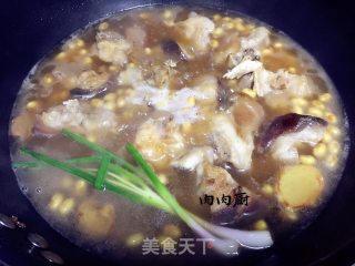 黄豆焖猪蹄#肉肉厨的做法步骤：6