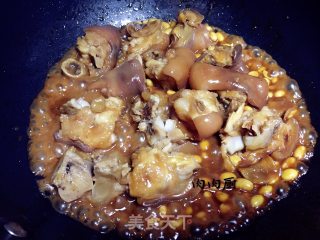 黄豆焖猪蹄#肉肉厨的做法步骤：7