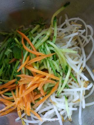 炝拌豆芽的做法步骤：5