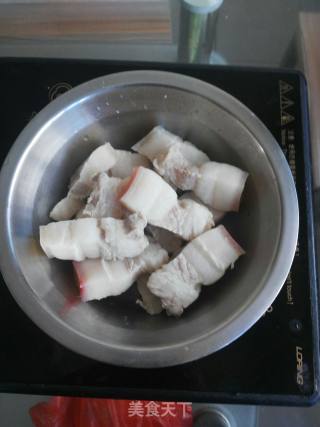 香菇红烧肉的做法步骤：2